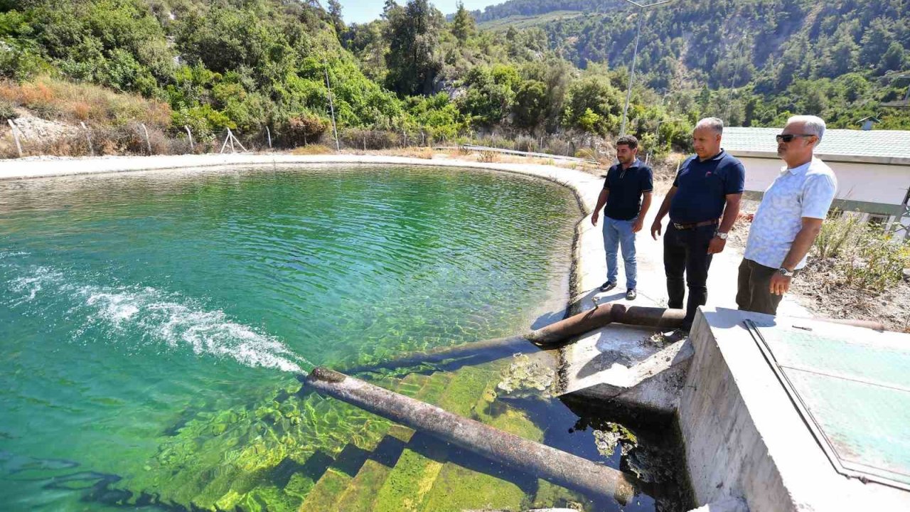Mersin Büyükşehir Belediyesinden 79 mahalleye sulama borusu desteği