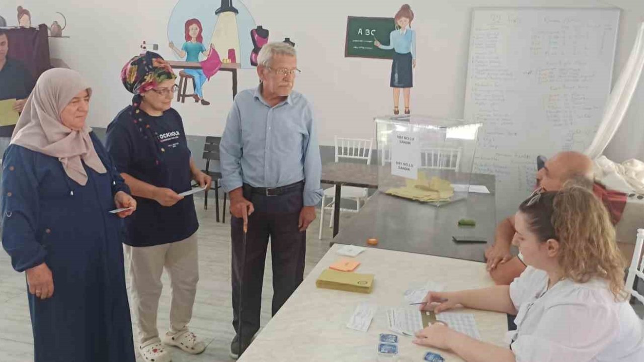 Devrek’te köy statüsündeki yerleşim birimi mahalle olmak için referanduma gitti