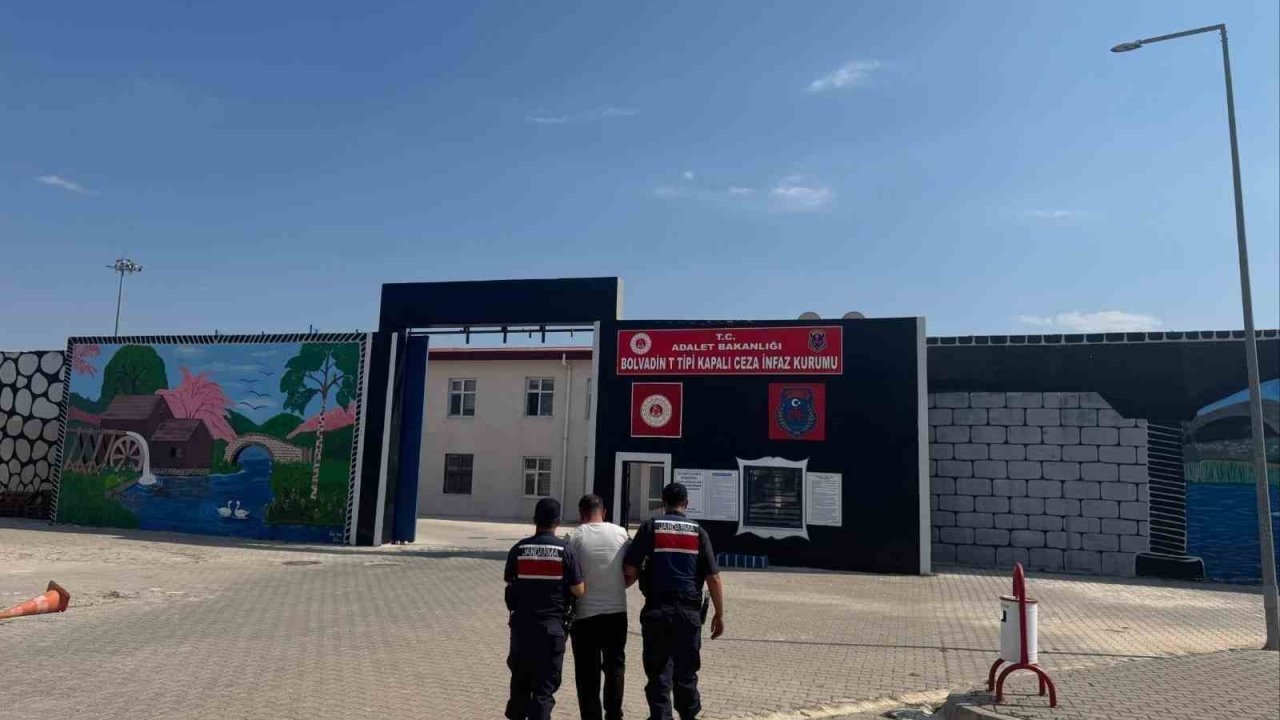 Jandarma aranan 24 kişiyi yakaladı