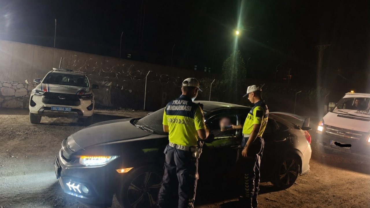 Diyadin’de trafik denetimlerinde 28 araca 260 bin 750 lira ceza