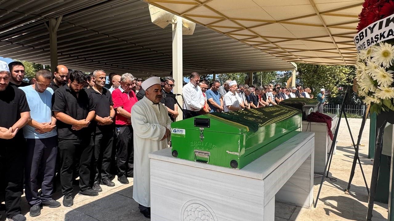Boğularak hayatını kaybeden hakem Hakan Ergin son yolculuğuna uğurlandı