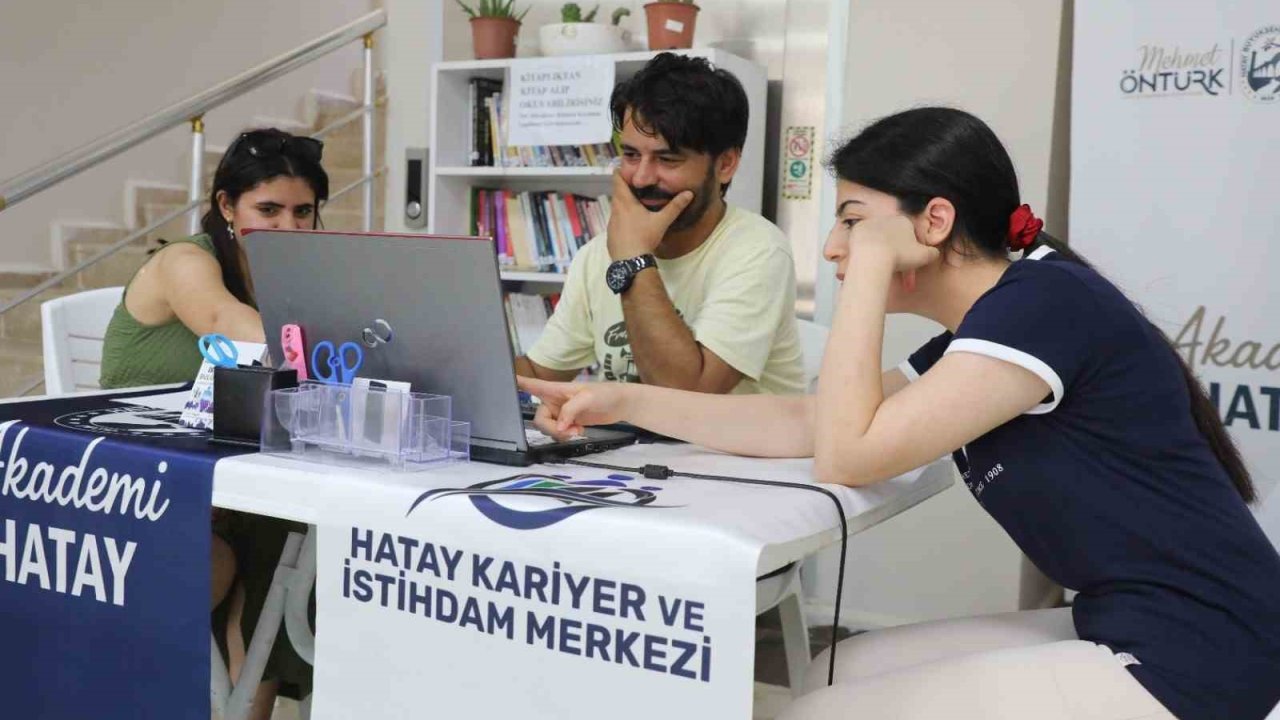 HBB, YKS tercih sürecinde adaylara ücretsiz danışmanlık hizmeti verdi