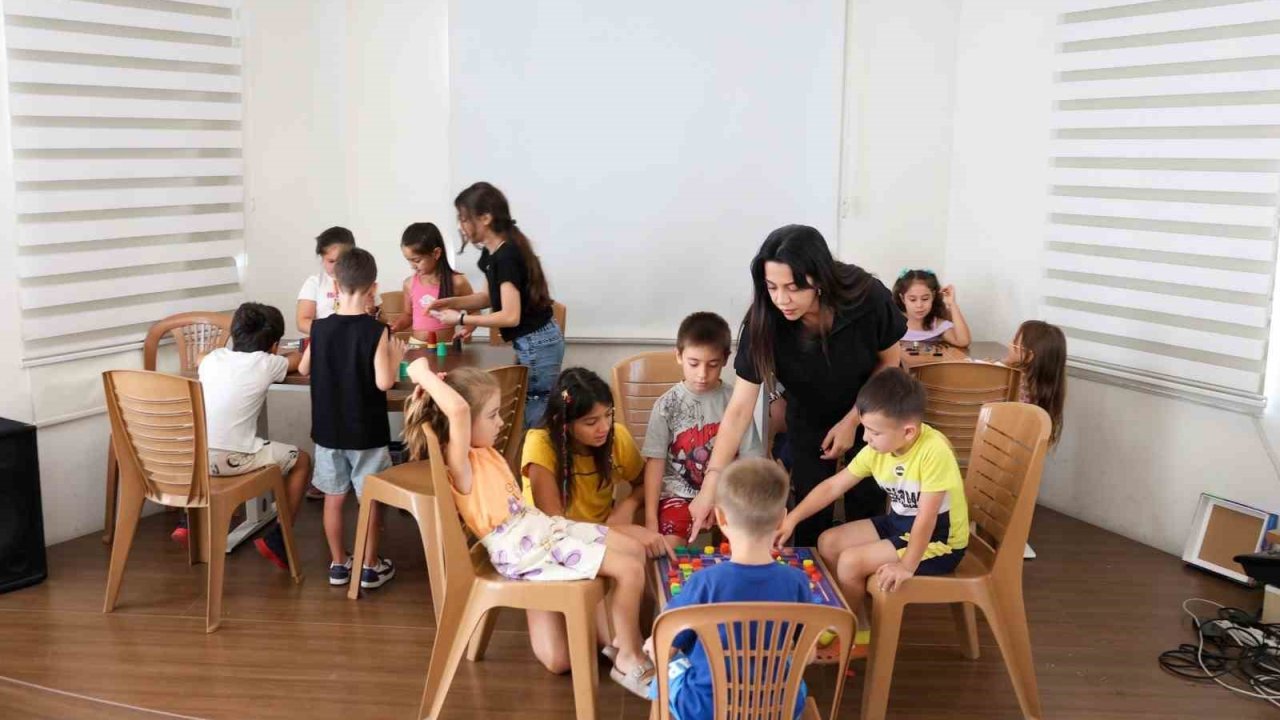 Efeler’in çocukları akıl oyunlarıyla geleceğe hazırlanıyor