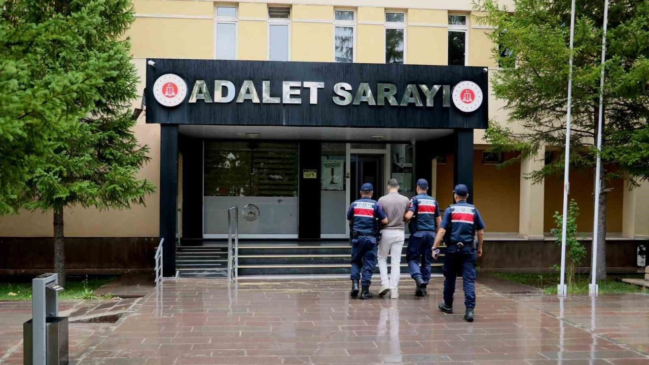 Bayburt’ta 4 yıl hapis cezası bulunan firari hükümlü yakalandı