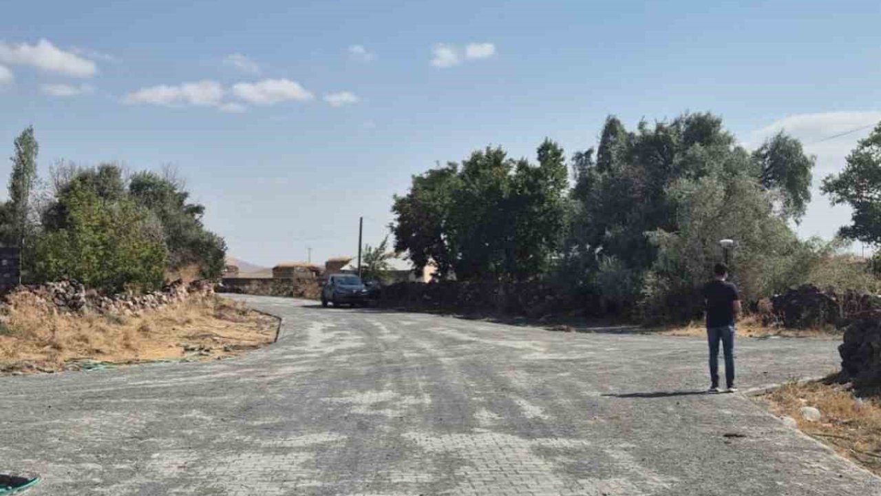 Kars’ta 89 köyde 168 bin metrekarelik kilit parke çalışması