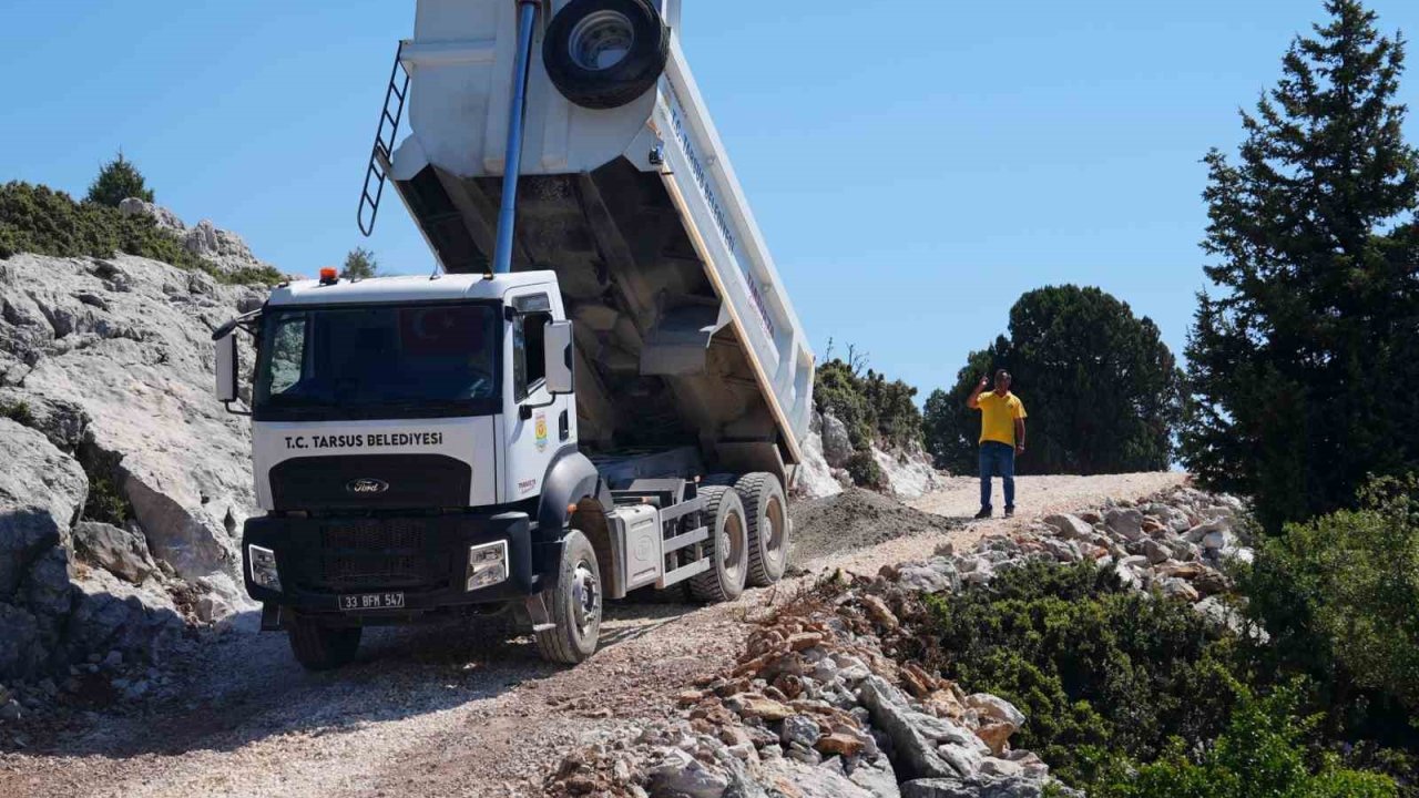 Tarsus’ta kırsal mahallelerin yol sorunu çözülüyor