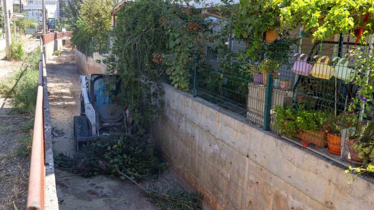 İZSU’dan kıyı ilçelerinde sel ve taşkına önlem