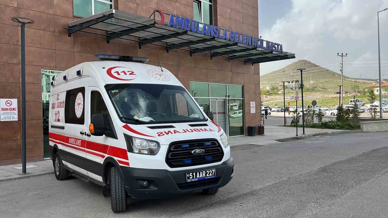 Otomobil üç tekerlekli motosikletle çarpıştı: 1 ölü 3 yaralı