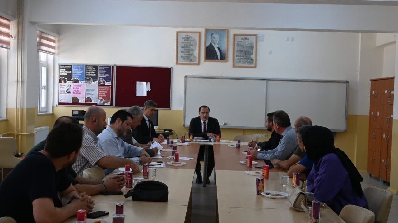 Çay’da ’Hayat Boyu Öğrenme Komisyonu Toplantısı’ yapıldı