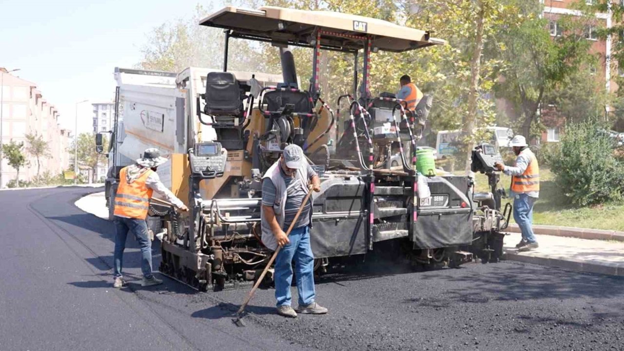 Şehitkamil’de yol seferberliği sürüyor