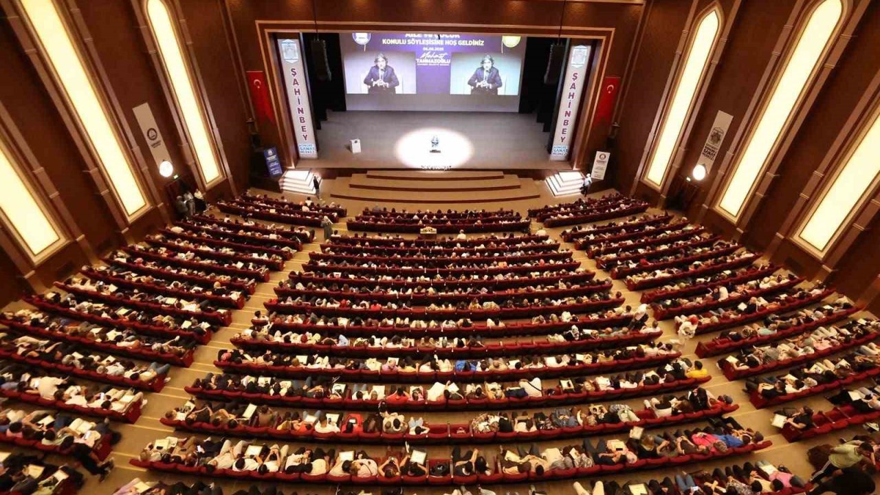 Evlilik Okulunu tamamlayan 951 çift sertifikalarını aldı