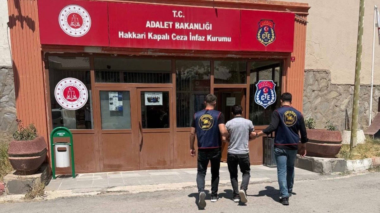 Hakkari’de aranan 2 şahıs JASAT tarafından yakalandı