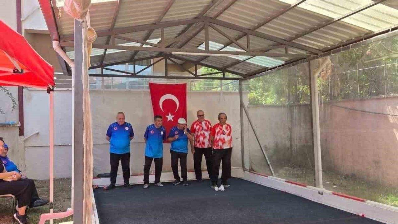 Huzurevi sakinleri bocce müsabakasında buluştu