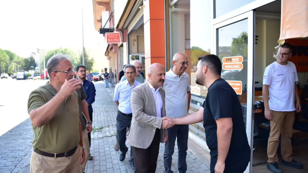 Vali Varol, Toptan Gıdacılar Çarşısı’nda esnaf ve vatandaşlarla buluştu