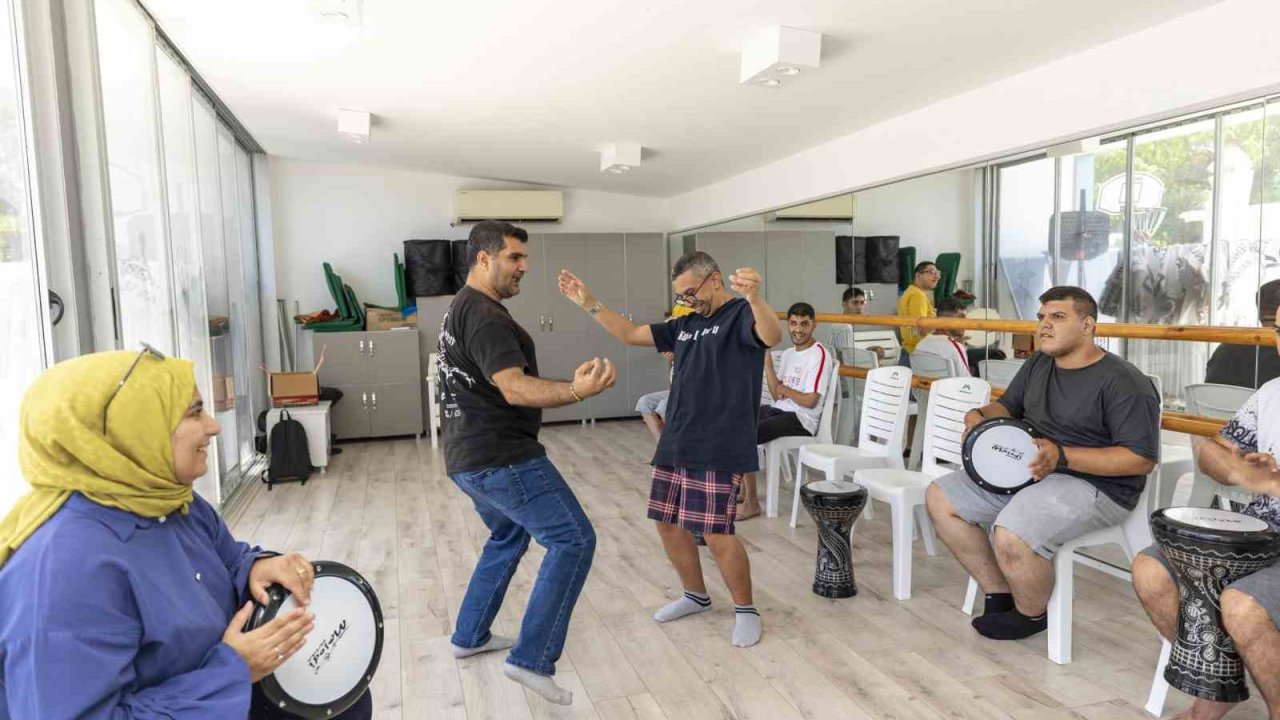 Mersin’de özel bireyler yazın tadını etkinliklerle çıkarıyor