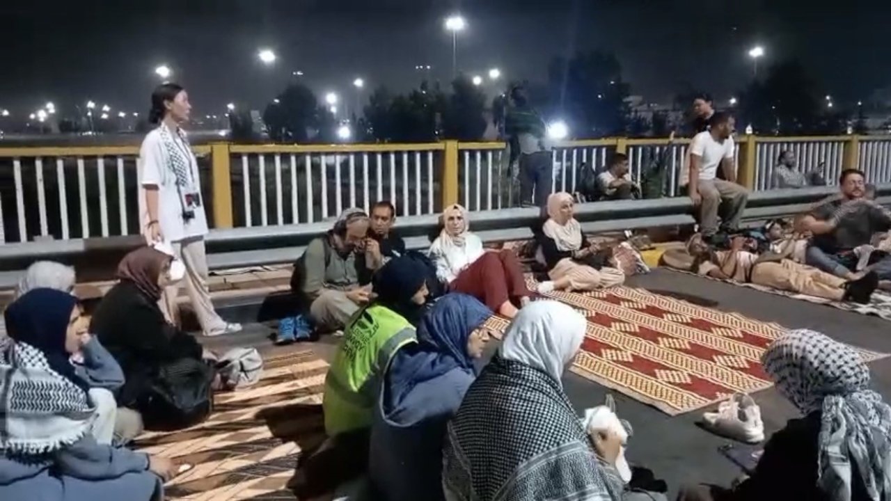 Filistin konvoyu Irak sınırında durduruldu