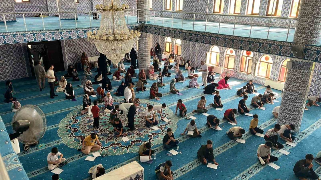 Dicle’de yaz Kur’an kursları arası bilgi yarışması gerçekleştirildi