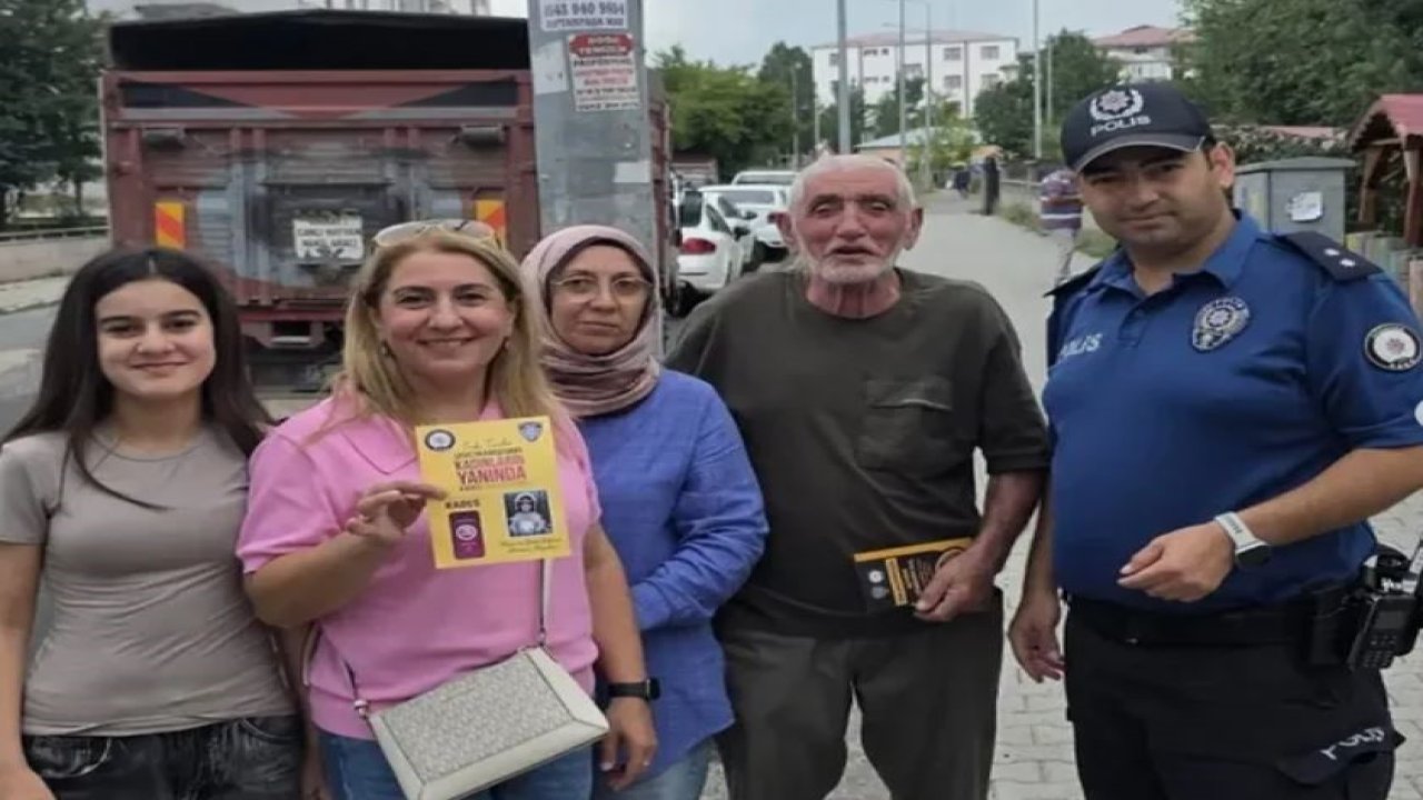 Polis vatandaşları bilgilendirdi