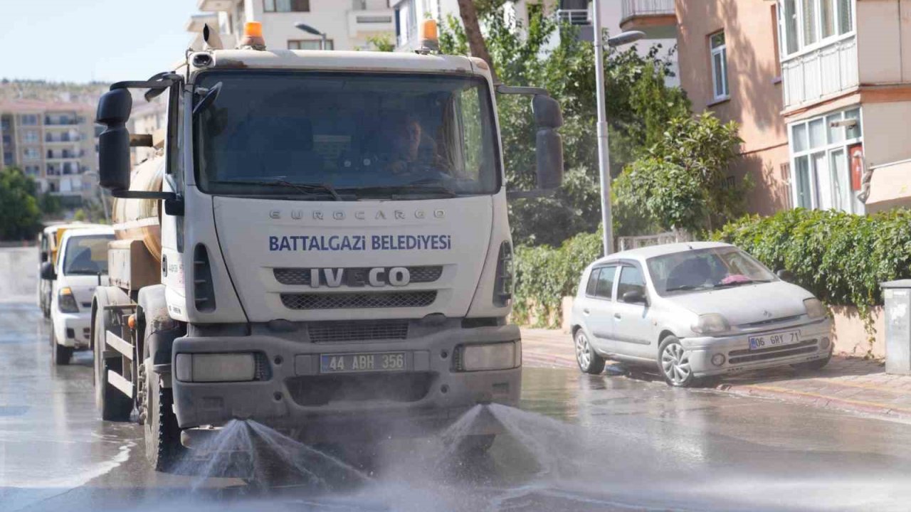Battalgazi’de temizlik çalışmaları sürüyor