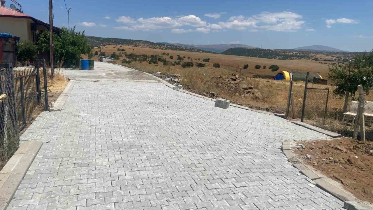 Karakoçan’ın köylerinde çalışmalar sürüyor