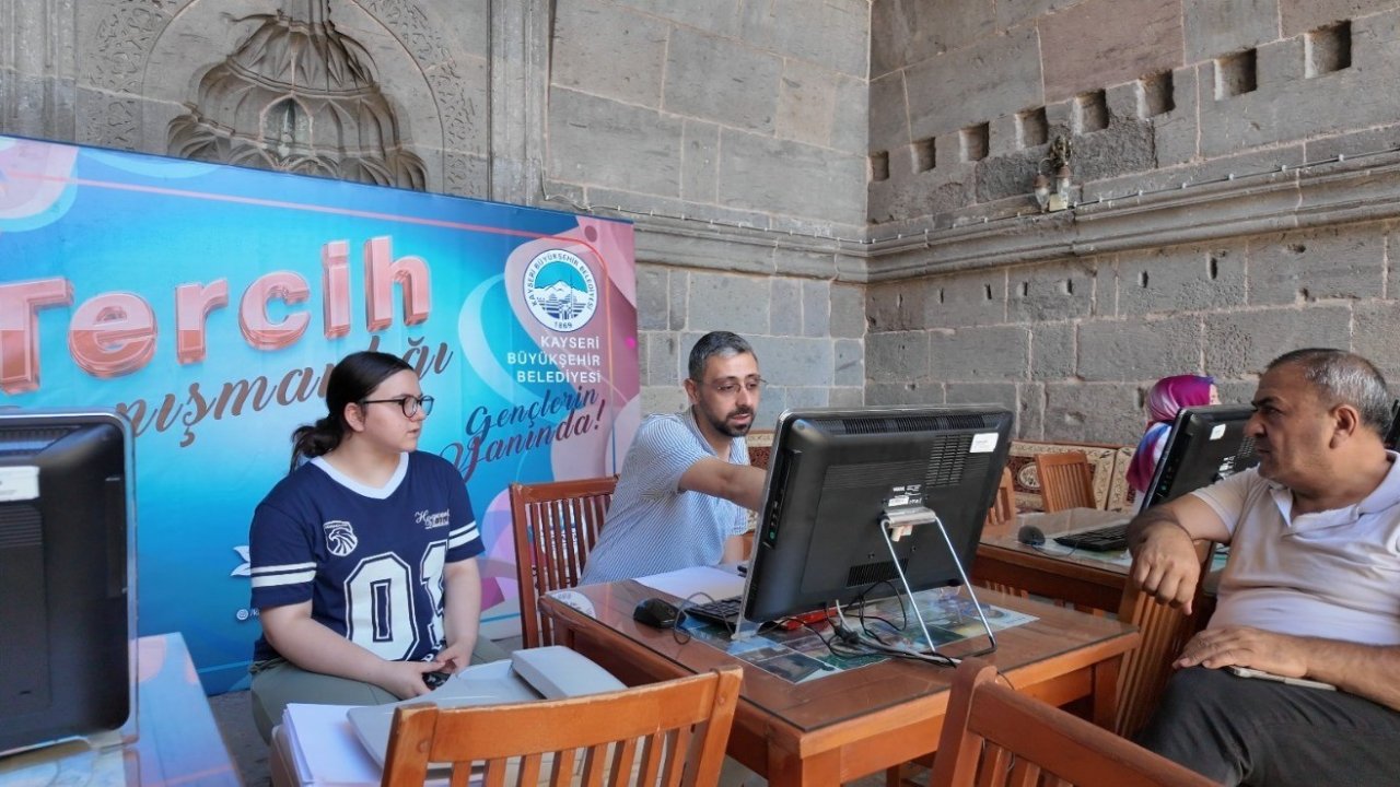 Aile Akademisi’nden 2 bin 657 öğrenciye tercih danışmanlığı hizmeti