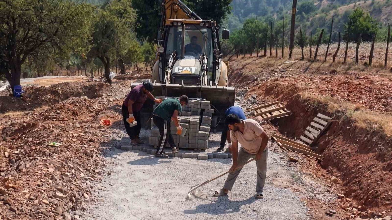 Kozan Belediyesi’nden 11 mahallede dev yol atağı