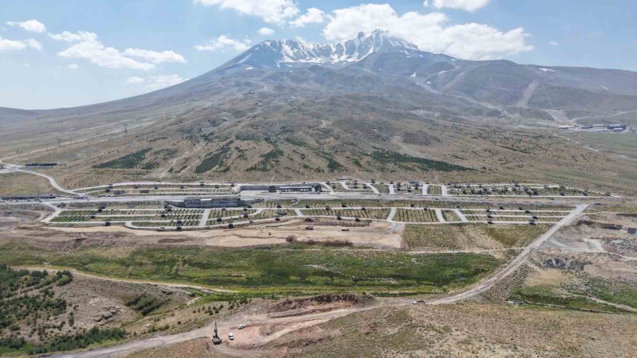 Büyükşehir’den, Erciyes’te yeni sezon öncesi dev seferberlik