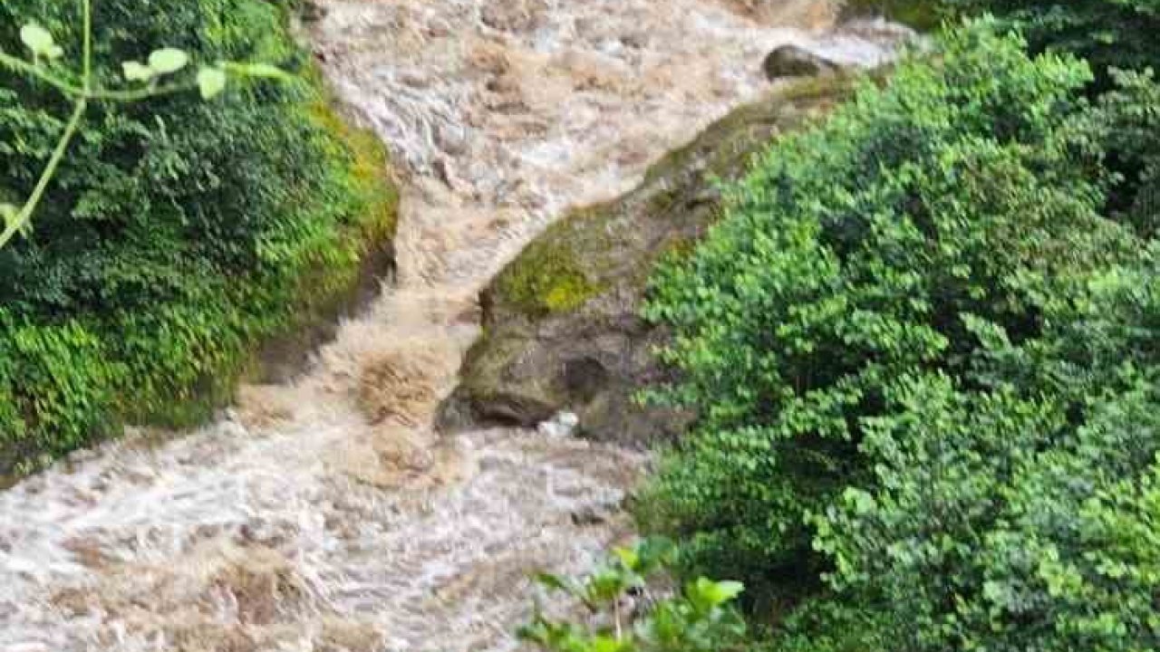 Giresun’da anne ile 2 kızı ile sel sularına kapıldı