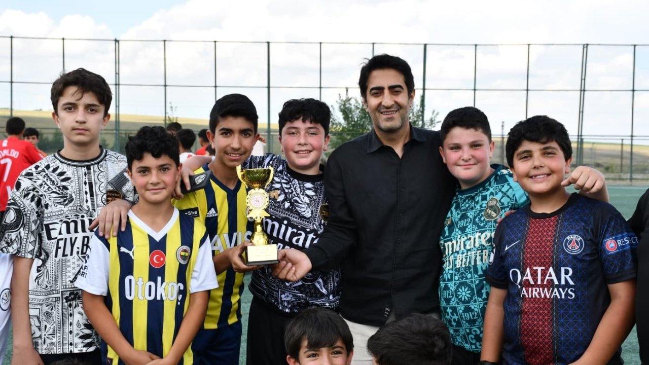 Kars’ta Yaz Kur’an Kursları Futbol Turnuvası sona erdi: Şampiyon Beşevler Cami