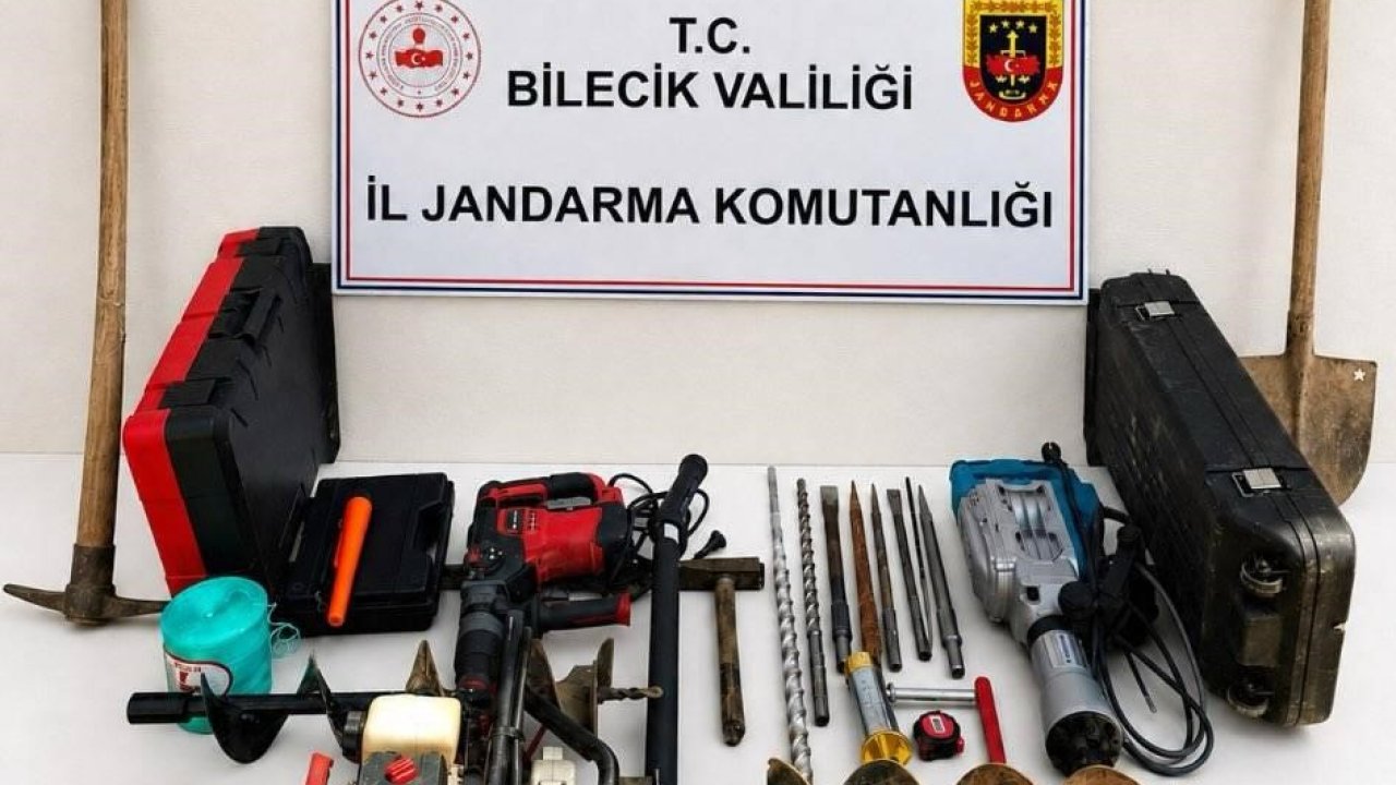 Darphane emeklisi ve 4 arkadaşı define ararken yakalandı