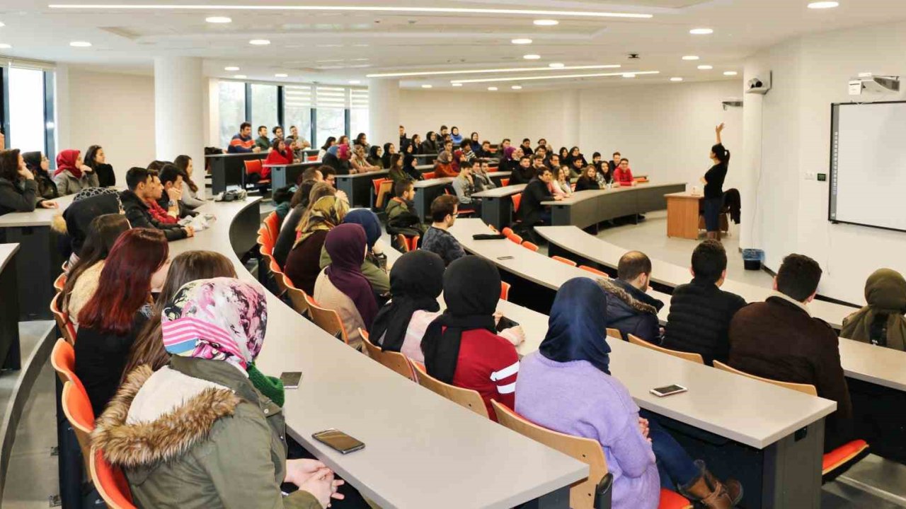 Üniversiteleriyle ilişiği kesilenler ile kazandığı programa kayıt yaptıramayanlar 9 Aralık’a kadar başvuru yapabilecek