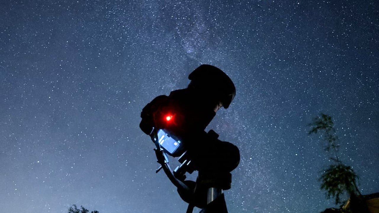 Perseid meteor yağmuru Bandırma semalarında görsel şölen sundu