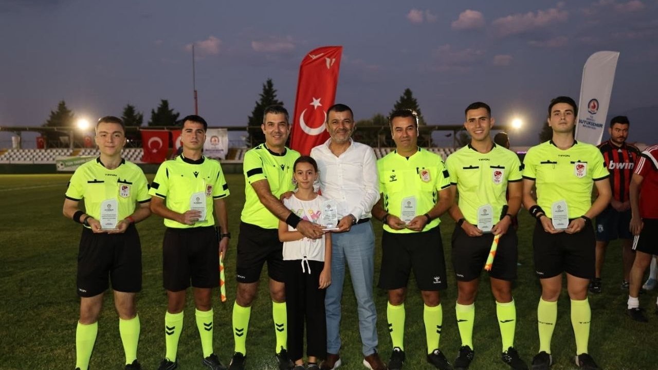 Denizli Büyükşehir Futbol Turnuvası kupalar sahiplerini buldu