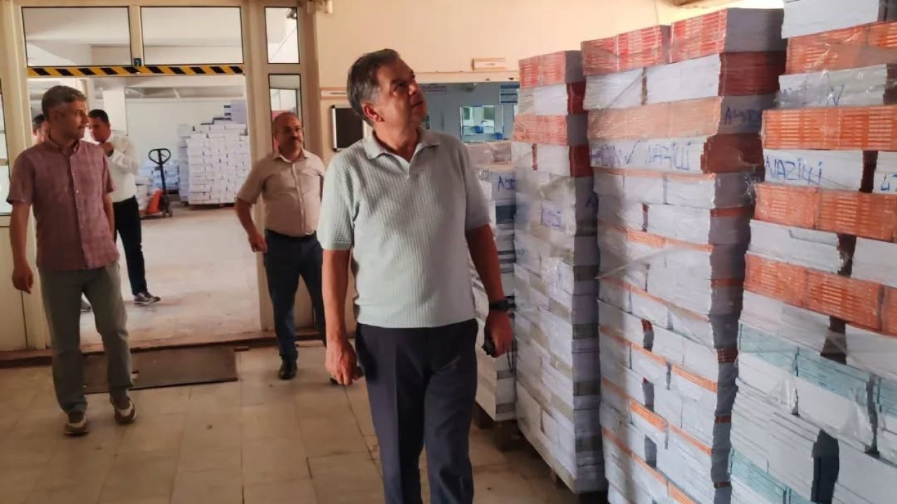 Nazilli’de ders kitabı dağıtımı öncesi hazırlıklar denetlendi