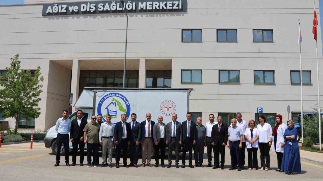 Elazığ’da Mobil Ağız ve Diş Sağlığı Aracı, sağlık hizmetlerine erişimi kolaylaştıracak