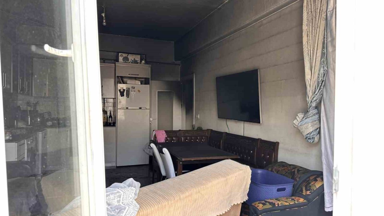 Kastamonu’da ev yangınında baba-oğul yaralandı