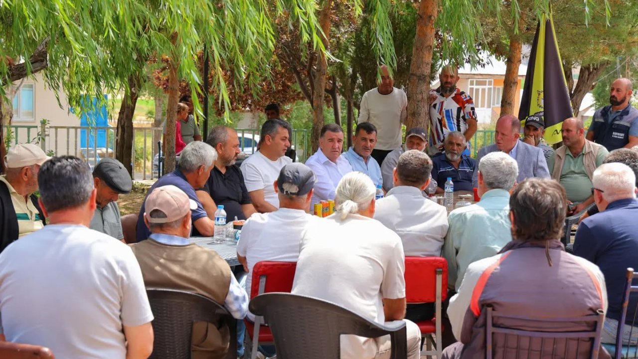 Vali Eldivan Akşar köyünde vatandaşlarla buluştu