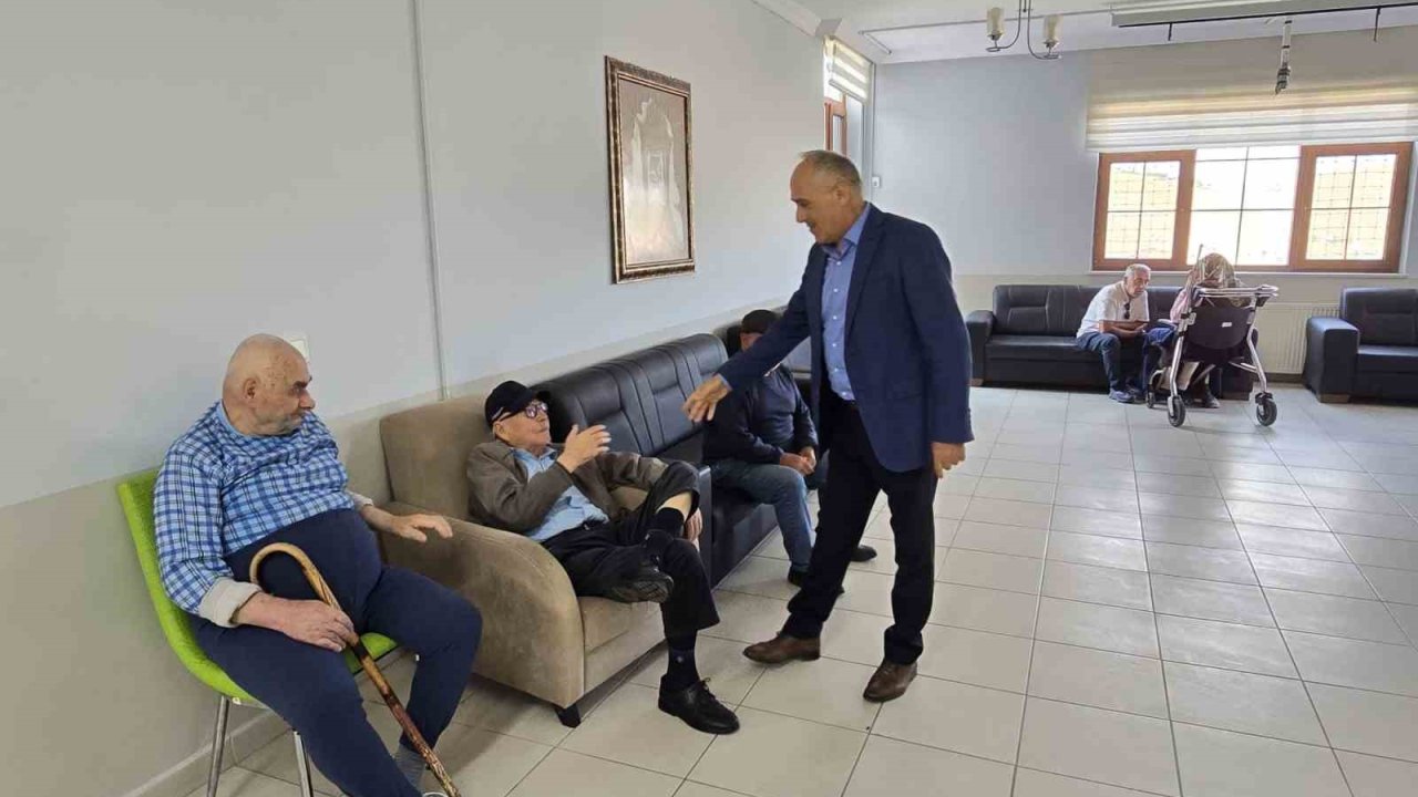 Bayburt’ta huzurevi sakinleriyle bir araya geldiler