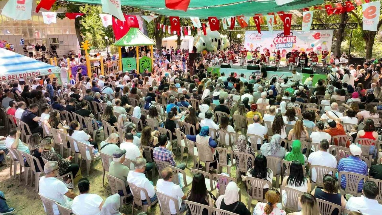 Efeler’de çocuklar için interaktif tiyatro zamanı