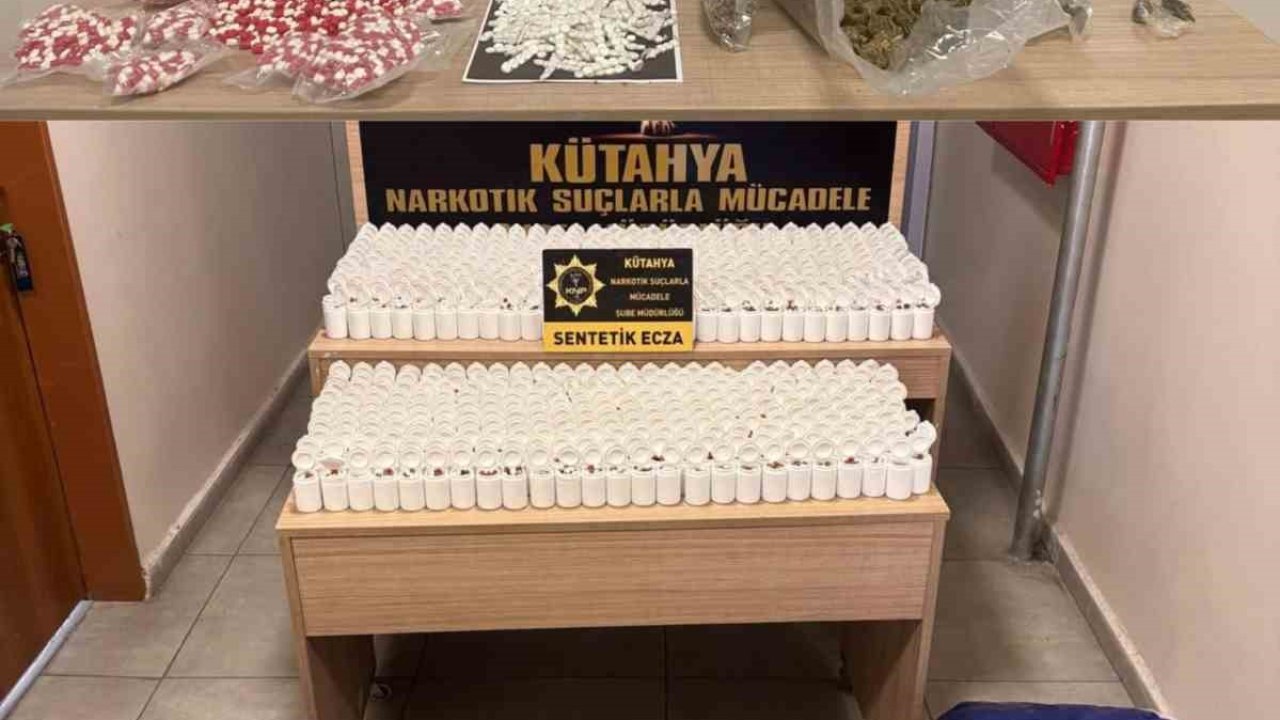 Kütahya’da uyuşturucu operasyonları: 106 bin sentetik ecza ele geçirildi