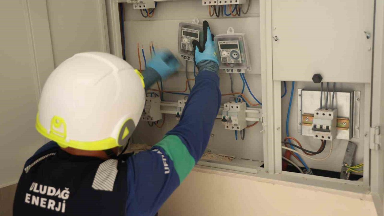 Uedaş, elektrik şebekesini akıllı sayaçlarla dönüştürüyor