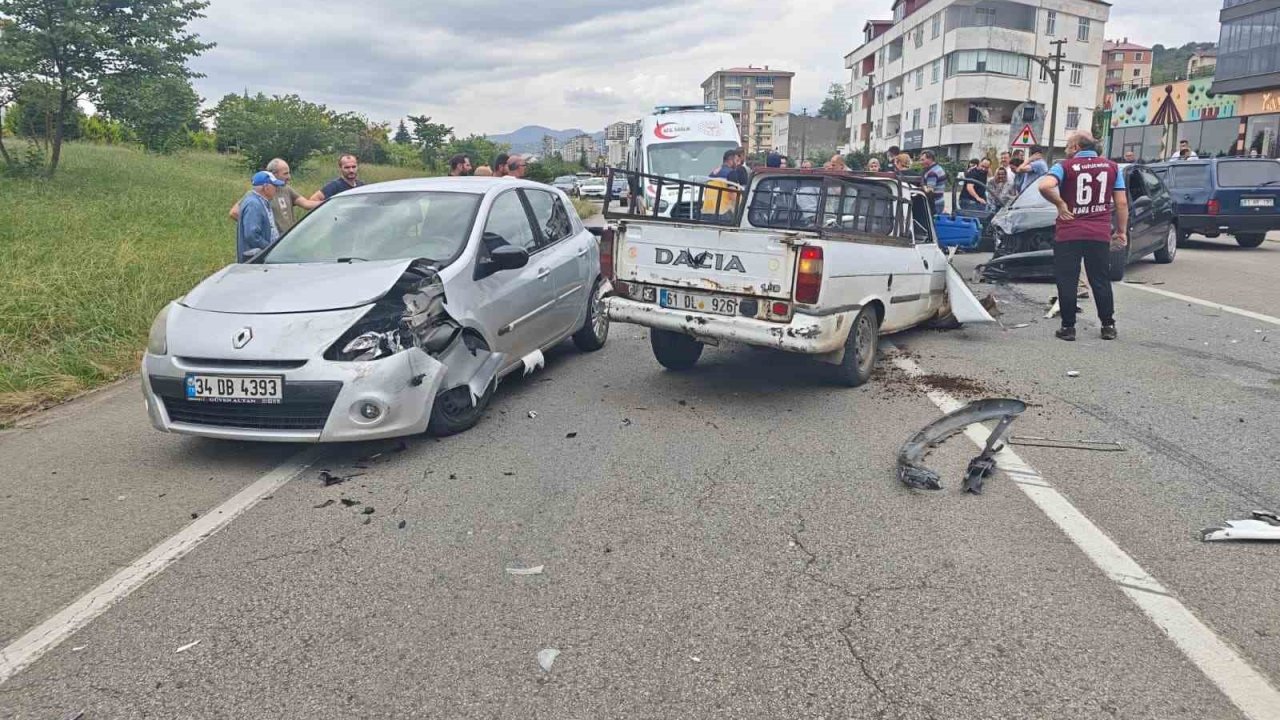 Trabzon’da zincirleme trafik kazası: 8 yaralı
