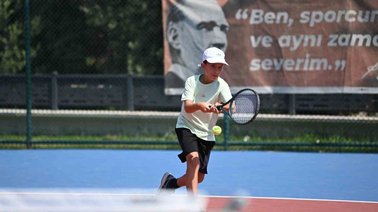 Kuşadası Tenis Kulübü’nde ulusal turnuva heyecanı yaşanmaya başladı