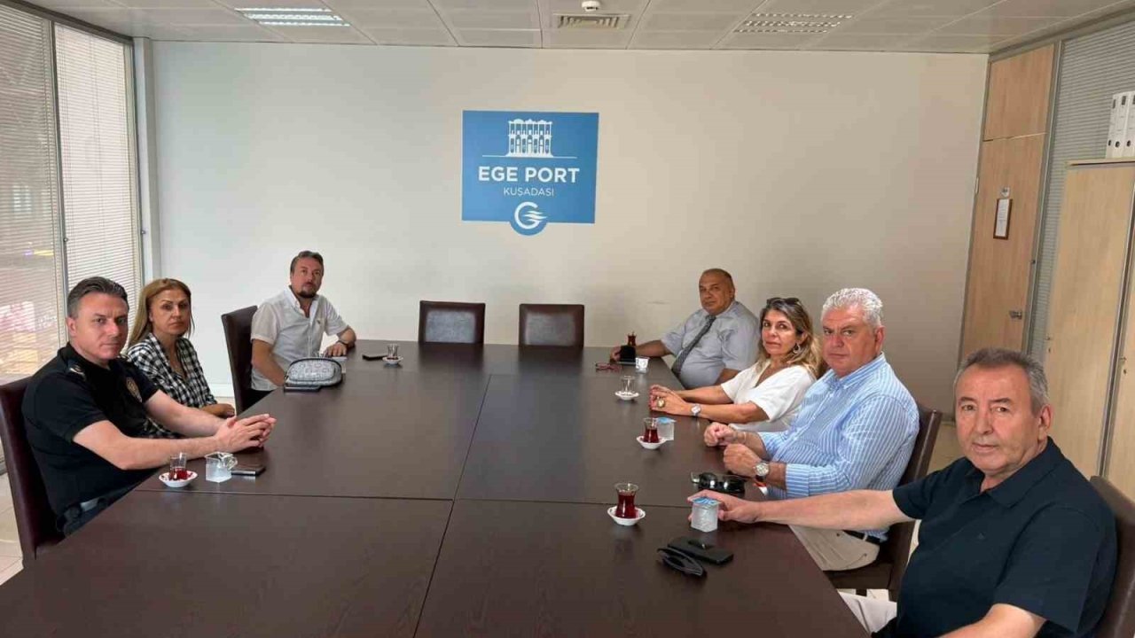Kuşadası Limanı’nda "indi-bindi" krizi: Sektör temsilcilerinden yeni uygulamaya tepki
