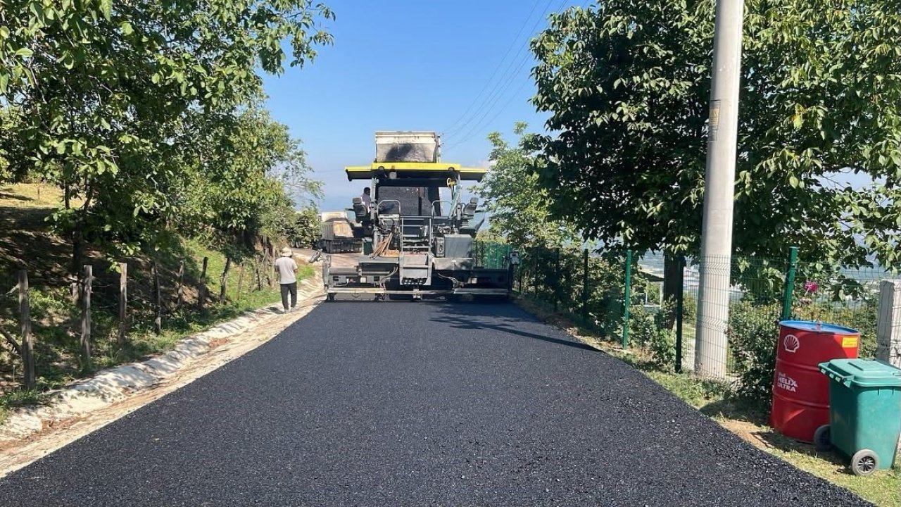 Kavakbıçkı köyünde sıcak asfalt çalışması