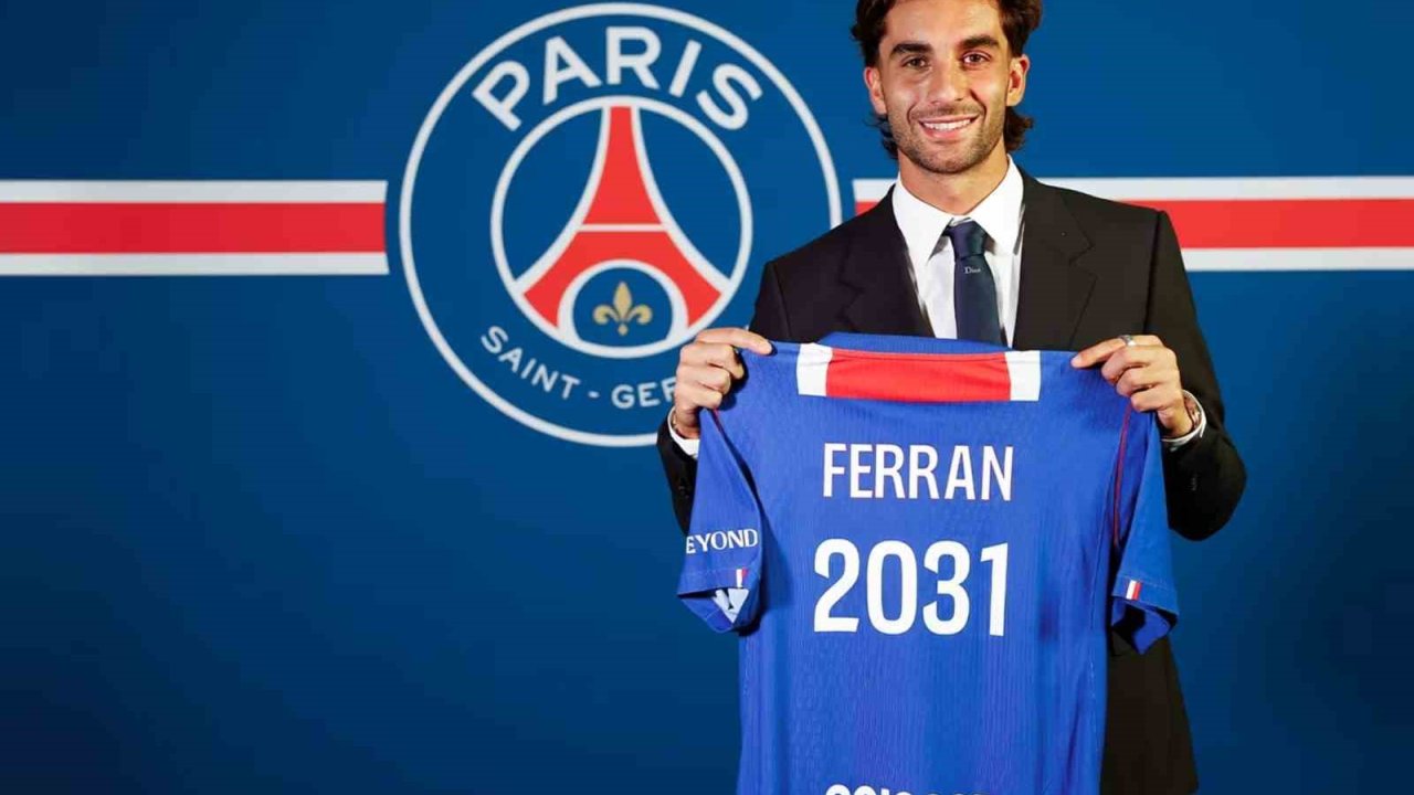 PSG, Ferran Torres’i kadrosuna kattı