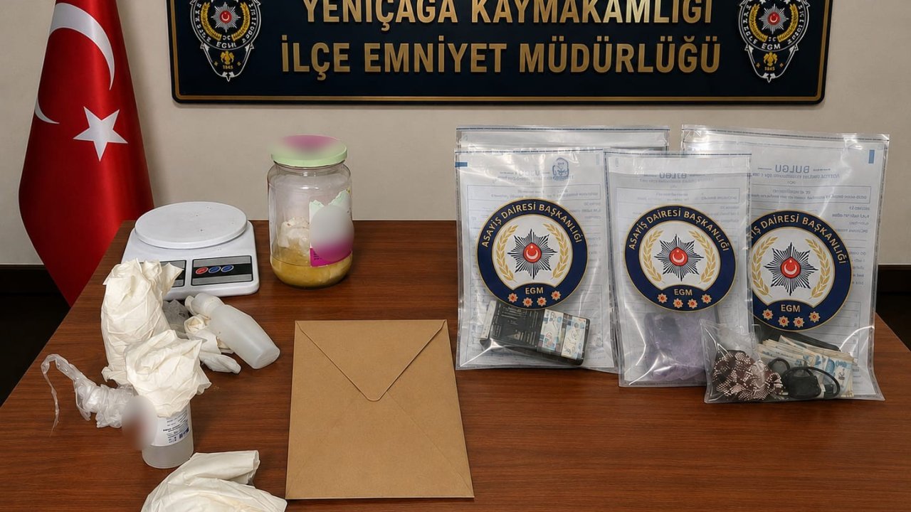 Bolu’da park halindeki otomobilden 100 bin liralık uyuşturucu çıktı: 2 tutuklama