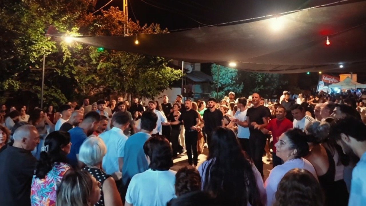 Çilek, böğürtlen, türkü ve halay! Tatlısu’da festival coşkusu
