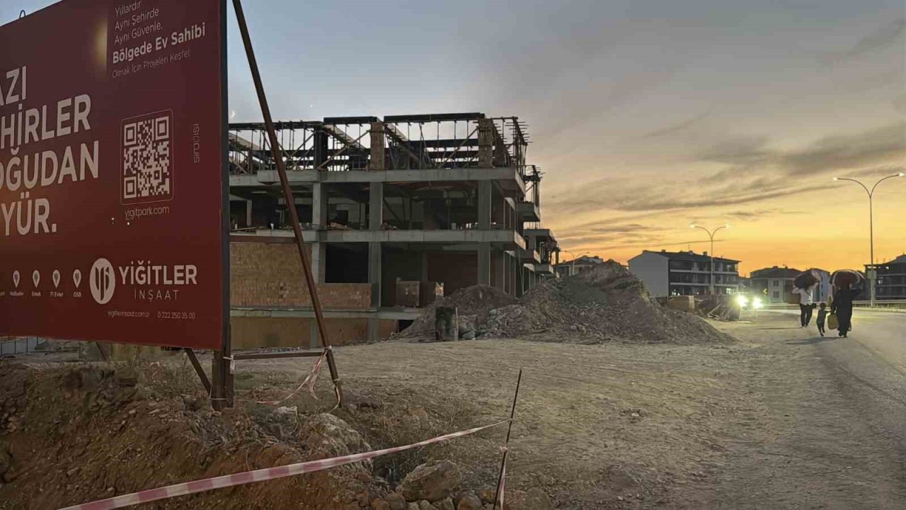 Eskişehir’de inşaattan düşen kalıp ustası hayatını kaybetti