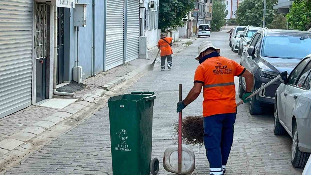 Efeler’de temizlik çalışmaları sürüyor